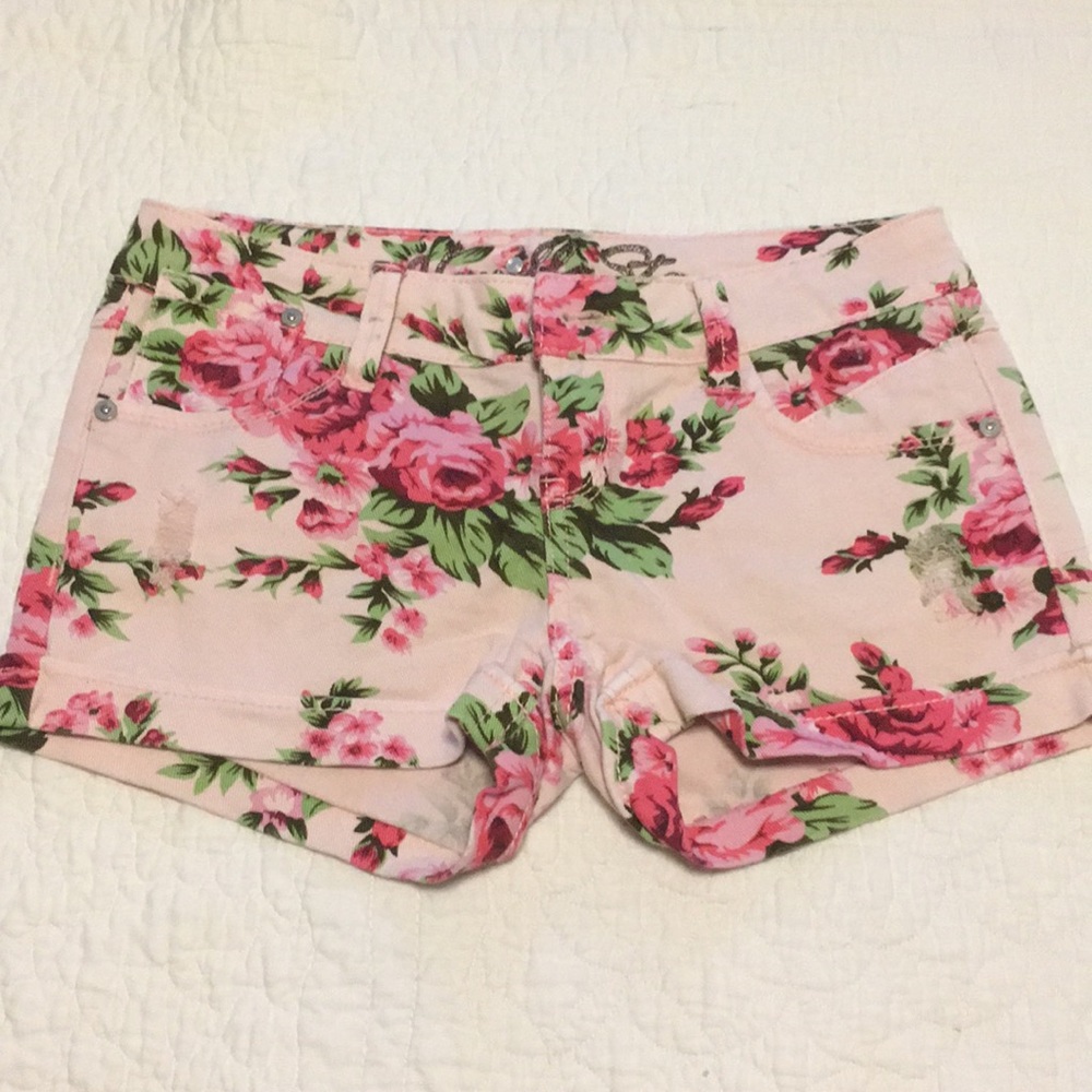 5/$25 Vanilla Star Floral Ripped Cuffed Shorts